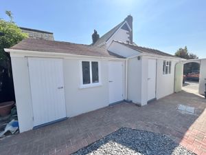 Photo 32- click for photo gallery